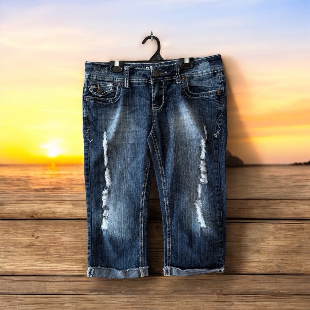 Hydraulic Distressed Denim Faded Dark Wash Capris